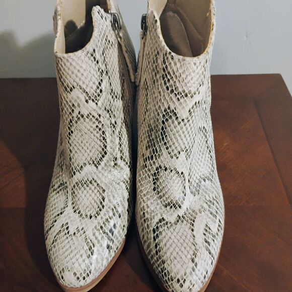 Maurices Gray and White Ankle Booties with Snakeskin Pattern - Picture 3 of 13